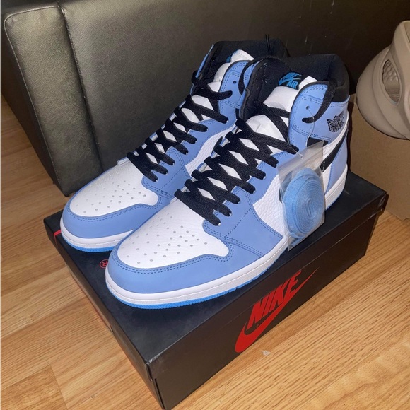 Jordan 1 University blue